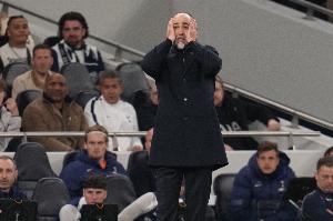 内维尔：热刺现在就像车祸现场一样糟糕 要换帅就得趁早等不起了