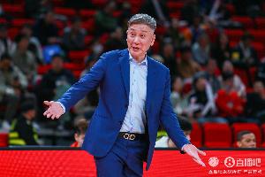 郑永刚：篮板劣势和对萨林杰的限制不够 最终影响了比赛结果