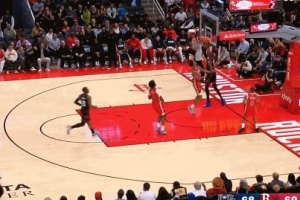 给新秀上课！杜兰特大帽费尔斯随后反击暴扣&三分球连拿5分打停