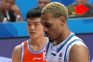 投篮这么差劲了？贝兹利半场5中1&罚球4中1仅拿3分 另有3助