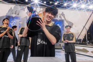 Berserker：我们目前打不过LCK和LPL队伍，先锋赛是积累经验