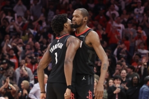 阿门：拥有KD这样的关键先生感觉真好 他今天又帮我们赢下了比赛