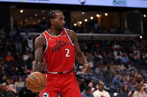 延续20+仅差3分！伦纳德半场11中7拿下17分4板 首节独得13分