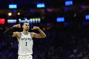 文班：我想要夺得MVP和DPOY 所以我会照顾好身体&全力以赴冲击