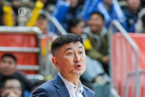 杜锋:常规赛不至于打得这么紧 这种大起大落对球队的伤害太大了