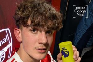 才16岁零73天！道曼赛后收获英超官方颁发的全场最佳奖杯