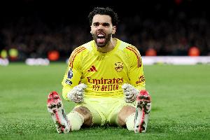 拉亚本赛季各项赛事39战20次完成零封，为五大联赛门将中最多