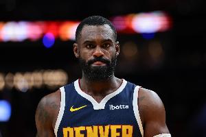 带刀侍卫！小哈达威接约基奇助攻三分命中 掘金夺回2分优势