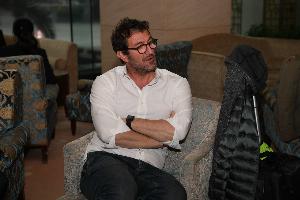 费拉拉：弗拉泰西倒地没吹点球真的很怪，这赛季吹了很多这种点球