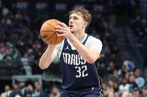 【菜鸟】弗拉格21投21分7板8助 卡特·布莱恩特10分5板 莱利21分