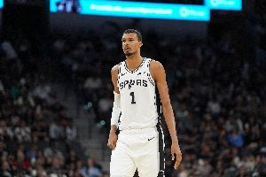 文班：我的信任很难获得 但球队医疗团队赢得了我的信任