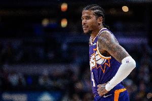 这打的啥呀！杰伦·格林半场14中3 两度被戈贝尔帽&上空篮不进