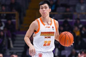 庞峥麟半场出战18分钟 6中3&三分3中1拿到7分3助 偷鸡上篮亮眼