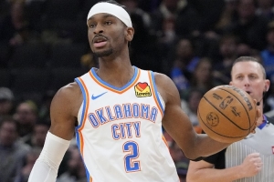 强是真滴强！亚历山大第三节10中8怒轰19分2板 三节砍下31分！