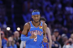 SGA本季前25场客场取得19胜&得分800+ 历史第三人&另两人是库乔