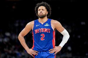 解说：坎宁安患有气胸 这是需要静养的 赛季末了永远是健康第一