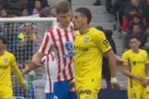 赛中吃直红！官方：赫塔费后卫阿布卡尔摸瑟尔洛特下体被禁赛两场