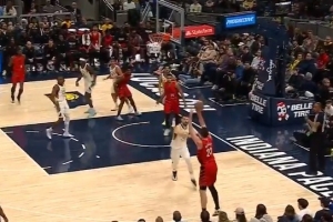 拦不住了！克林根自信出手压哨三分命中 次节过半就砍下21分了！