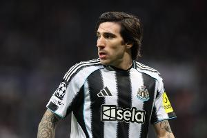 迪马：托纳利大腿肌肉受伤被换下，可能影响世预赛为意大利出战