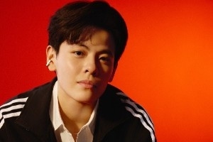 女篮中坚力量！阿迪达斯宣布签下杨舒予