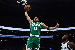 马祖拉：塔图姆为比赛付出了球队真正需要的东西 正变得越来越好