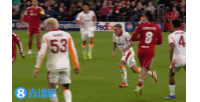 总比分扳平！利物浦角球机会破门，索博斯洛伊插上推射进球