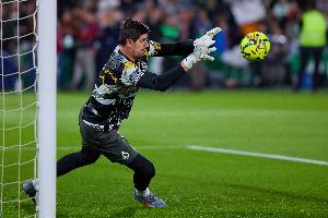 记者：库尔图瓦将在明日接受检查，球队担心可能是严重肌肉拉伤