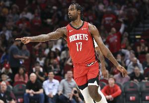 媒体人：很难想象 一度三分命中率联盟第1和连铁20多个一人独占