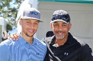 库里:父亲30号球衣退役对他意义重大 他把夏洛特称为家