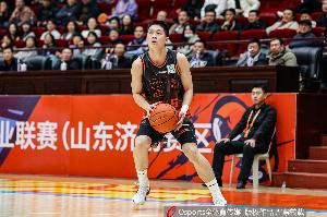 小伙子投篮手型真可以！王证替补16分钟 三分7中5砍下17分2助