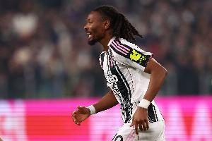 意媒：K·图拉姆周四参加了尤文的完整训练，可以出战萨索洛