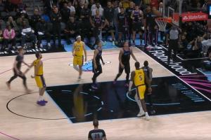 两场背靠背100分！东契奇第2罚命中 本场第60分！