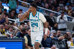 投出个赏心悦目！黄蜂三分46投22中&命中率48% 全队8人有三分进账