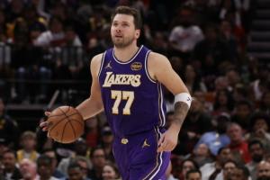 东契奇和比塔泽拌嘴吃到赛季第16次技犯 下场对阵活塞触发禁赛