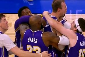 漏掉最准的男人！肯纳德大空位三分绝杀魔术！