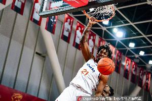 媒体人：广东没有身体上能跟白边对抗的人 也没有合适的防守策略