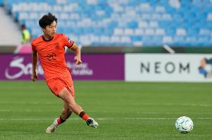 官方：国足补招李扬、李镇全，塞尔吉尼奥、魏震因伤未随队出征