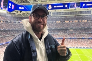 重返伯纳乌！拉莫斯社媒晒现场观战马德里德比照片