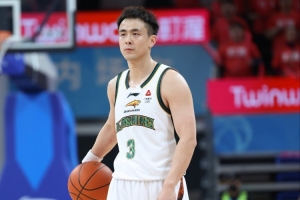 真够乱的！辽宁次节8次失误&半场10次 同曦仅有2次失误