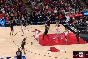 终于等到你！杜兰特弧顶命中球队首记三分后 谢泼德三分也开和