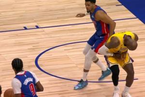 詹姆斯谈伤势：抢球时手指卡在球和托哈之间 我会没事的