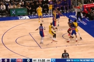 首节之王继续火热！东契奇开场抛投+追身三分 连得5分！