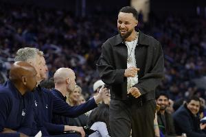 科尔：库里只要恢复健康就会上场 打进季后赛的机会对我们很重要