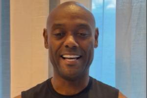 还认得出吗！41岁前鲁能外援勒夫宣布将退役，昔日脏辫如今成光头