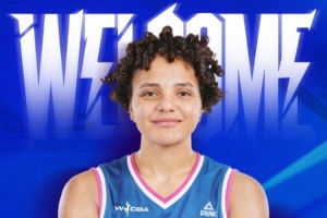 辽宁女篮新外援官宣 戴斯特尼·斯洛科姆加盟