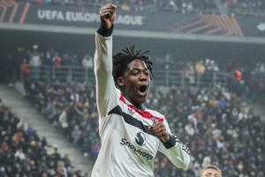 现周薪2.5万镑！罗马诺：曼联接近与20岁梅努续约至2031年