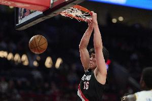 媒体人：杨瀚森身型速率攻守两端进步肉眼可见 G联赛锻炼价值挺好