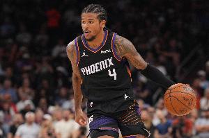 次节独得12分！杰伦·格林半场8中4拿下14分4板3助