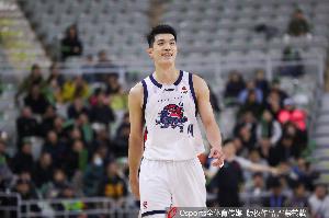 积极高效！郭凯半场5中5拿下12分5板1助 4前场板