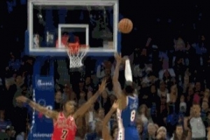 找到手感！乔治末节上来连取10分 下半场已经9中8砍20分